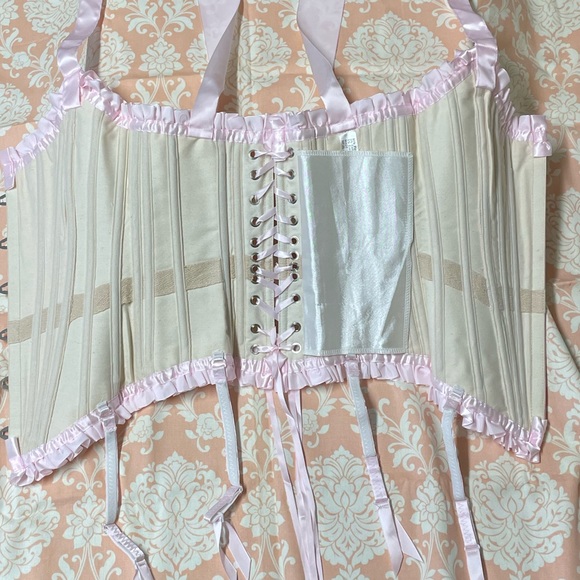 Women size M pink and white camisole - Picture 7 of 8